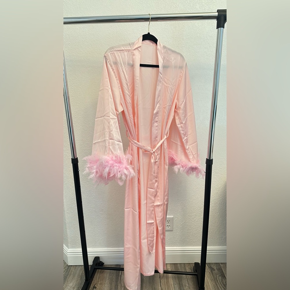Elegant Pink Feather Trim Robe